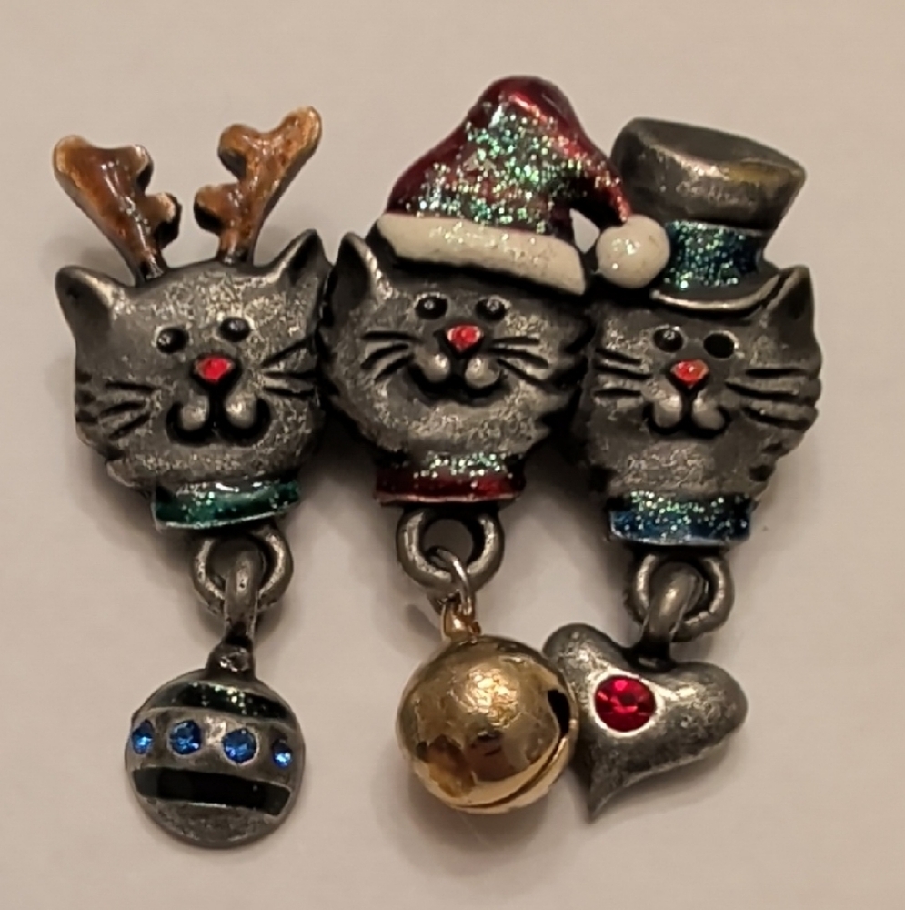 Vintage Festive Cat Trio Brooch with Red and Gold Accents